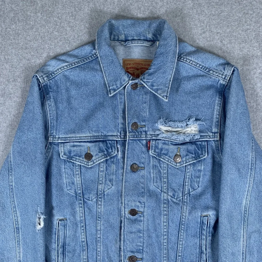 Levi's Trucker Jacket Mens Small Blue Distressed Denim Light Wash WaterLess